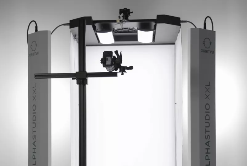 Luzes LED produzidas internamente no Alphastudio XXL