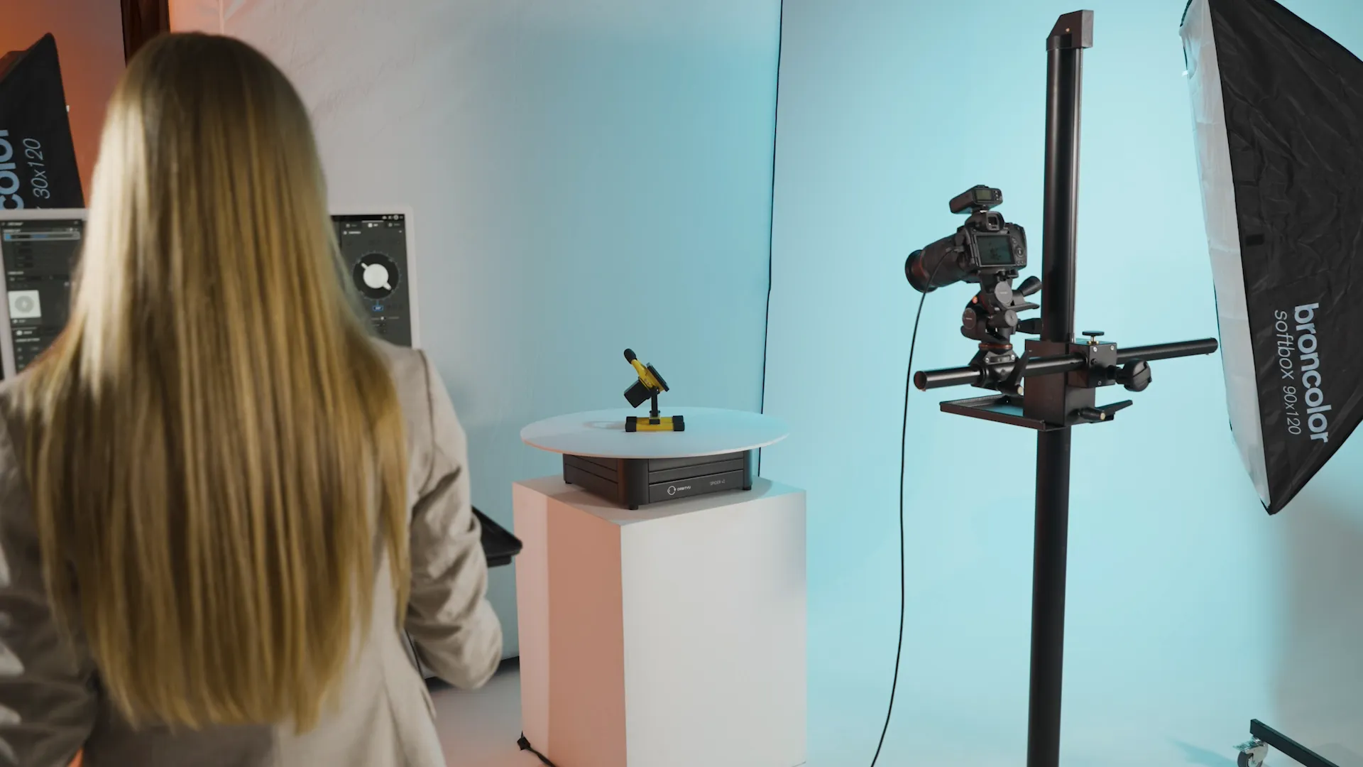 vídeo do fluxo de trabalho do Orbitvu 360 Turntables