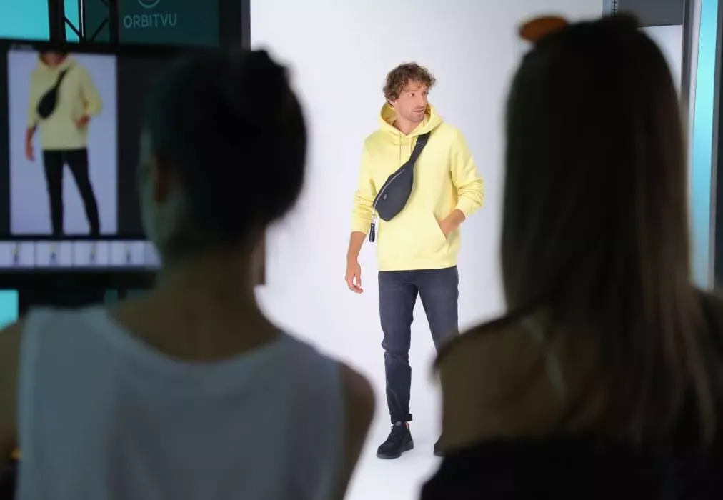 Software Orbitvu usado para produção de fotografia com modelo ao vivo